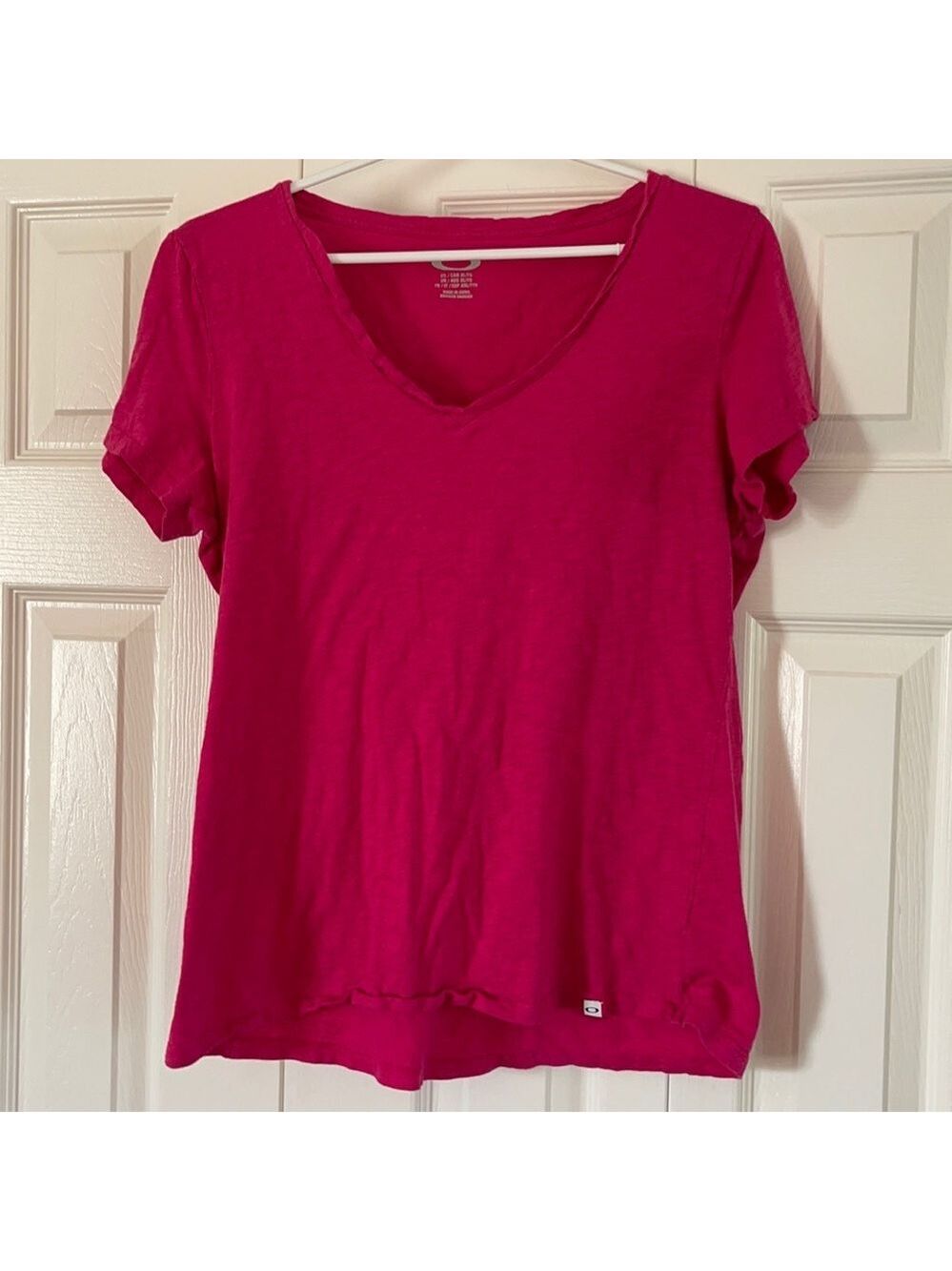 Pink Oakley T-shirt Size XL 🥰🥰